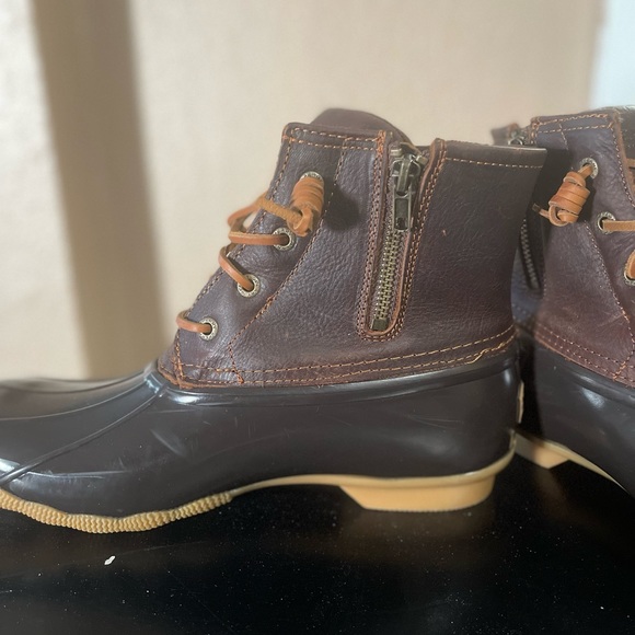 Pre-loved, Sperry Leather Duck Boots!! - Picture 4 of 8